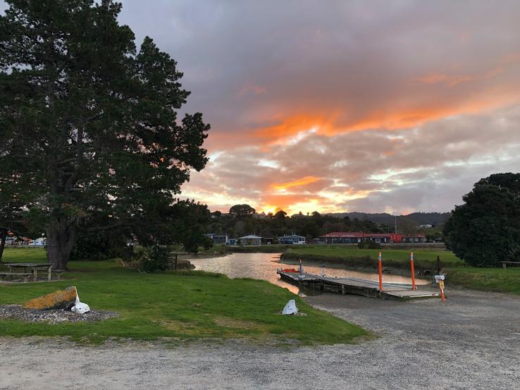 Kaiaua, Bay View Hotel Sunset